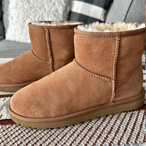 UGG Classic Mini Boot